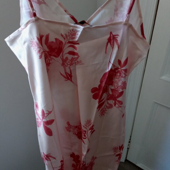 NWT Quince 100% Washable Silk Mini Slip Dress/Nightgown. Large. Pink Bouquet. - Picture 9 of 14